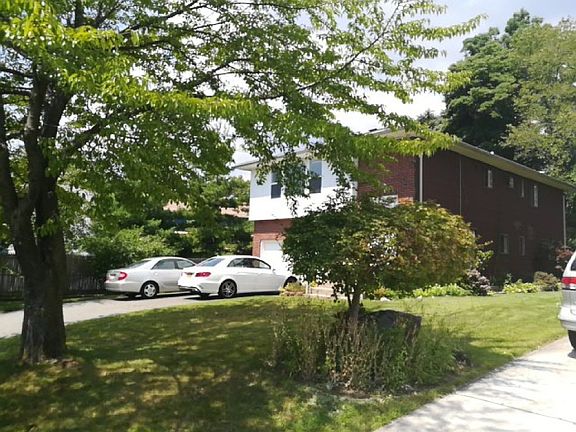4th image of 27 Genevieve Pl