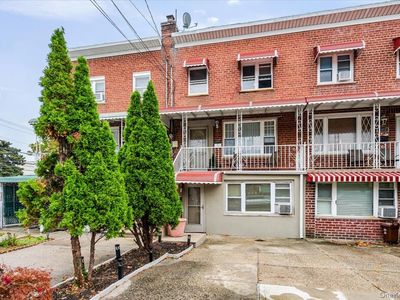 2976 Waterbury Avenue, Bronx, NY, 10461