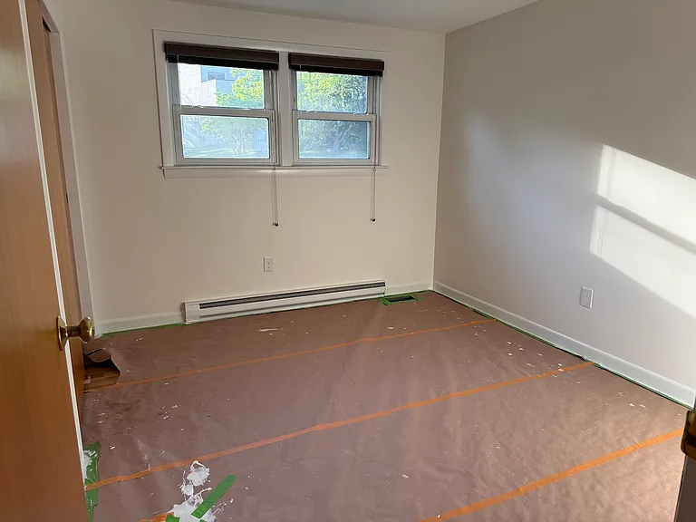 585 Burncoat St — Photo 12