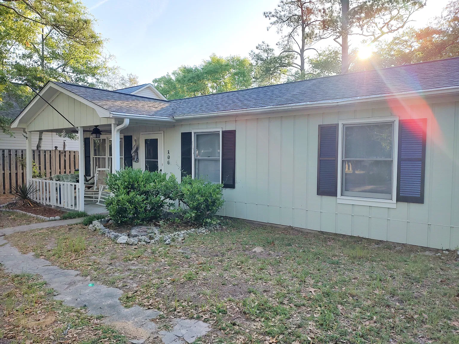 3 bed, 1.5 bath, 1001 sqft, $1,800 — Photo 3