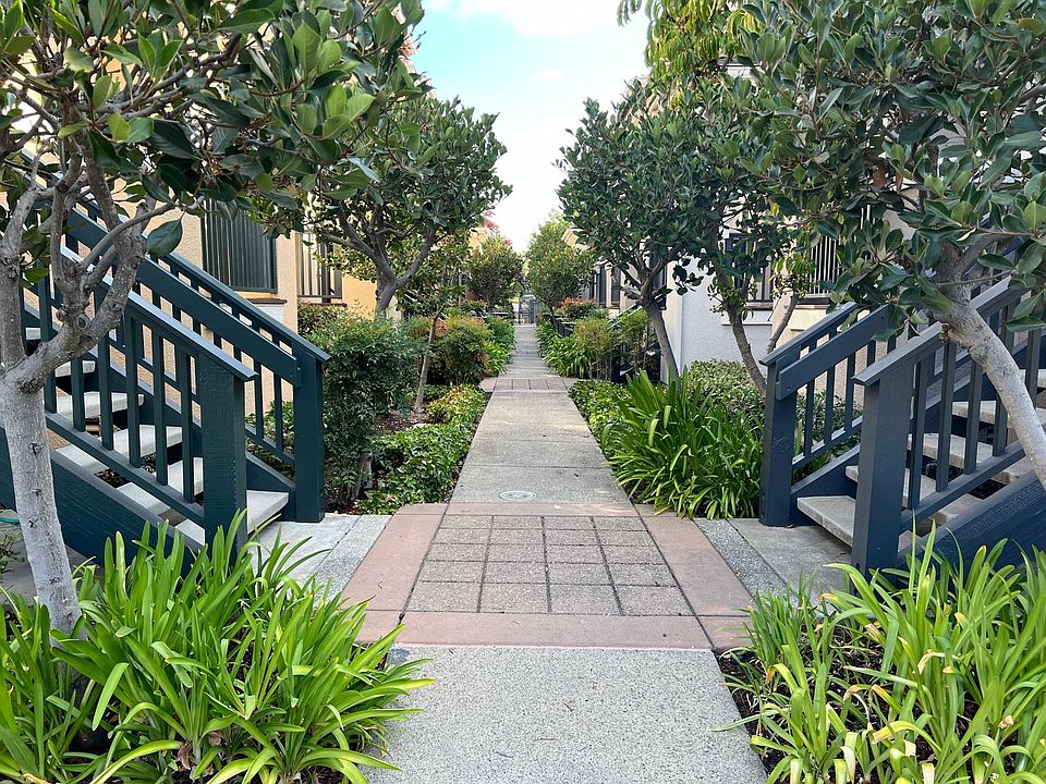 1st image of 209 Moresby Ln