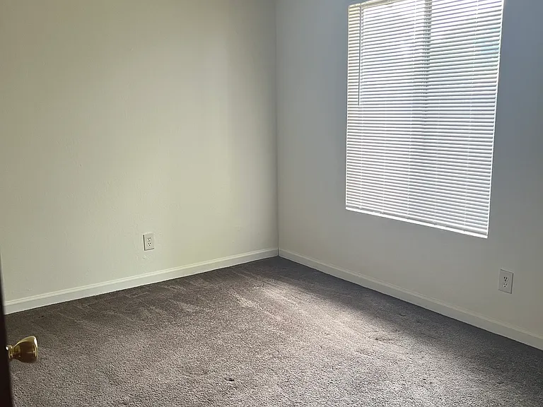 4600 Myrtle Ave — Photo 10