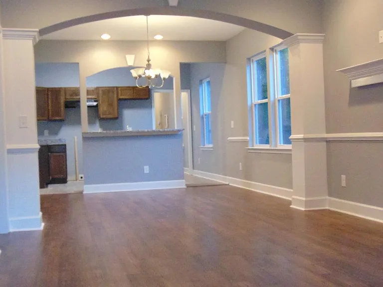 2327 Santee Ave — Photo 4