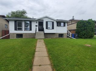 136 Dundee Cres, Penhold, AB T0M1R0