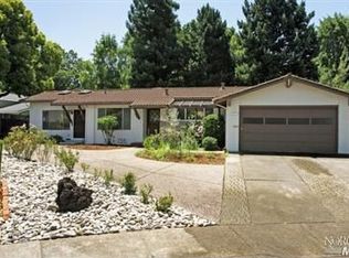 7 La Noche Ct, Novato, CA 94945