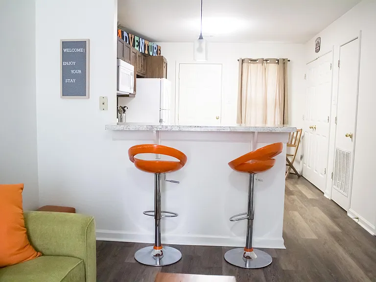 1536 Clifton St #5 — Photo 2