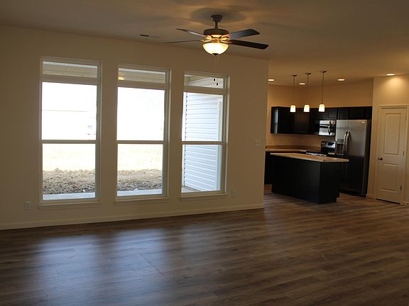 5th image of 4782 Dobson Dr