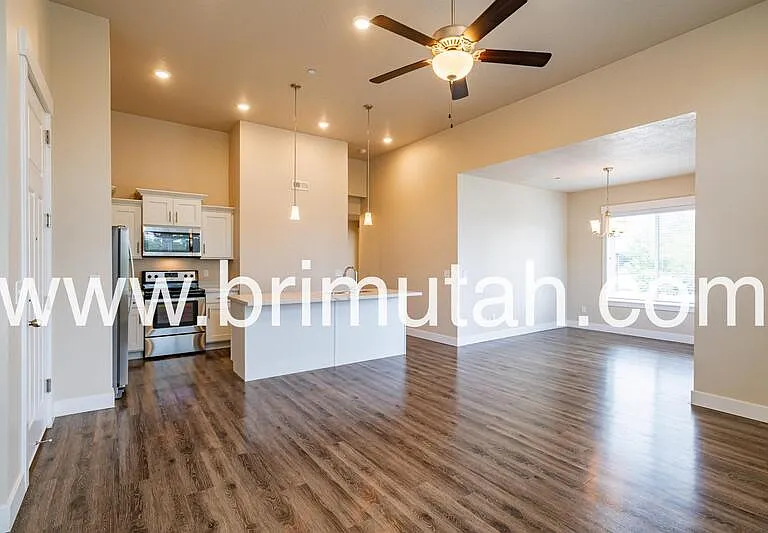 4645 S Locust Ln #10 — Photo 3