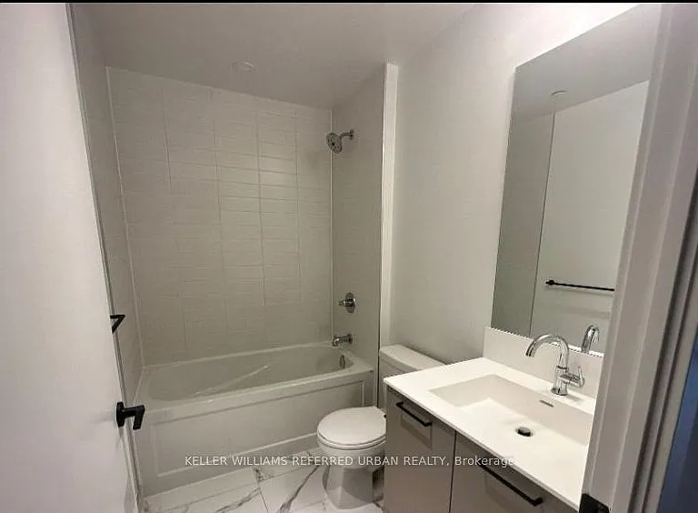 10 Lagerfeld Dr — Photo 9