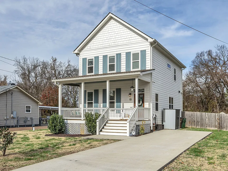 349 Queen Ave