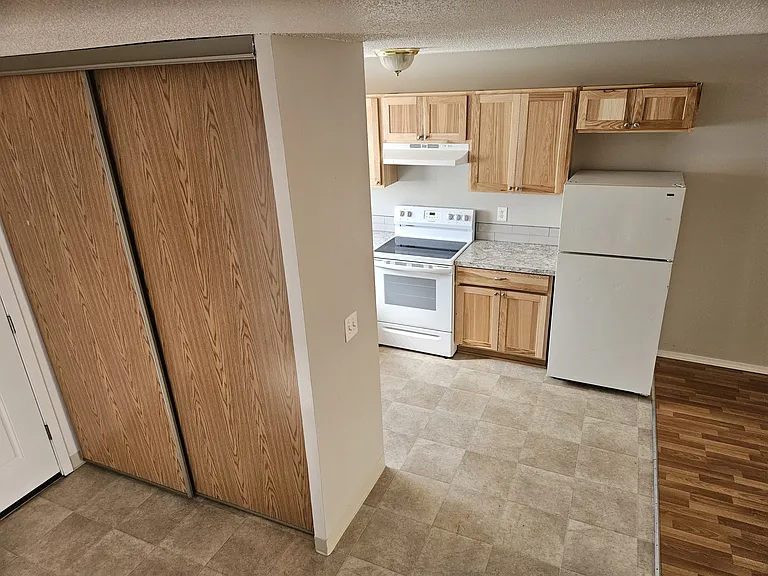 Kitchen & entryway closet
