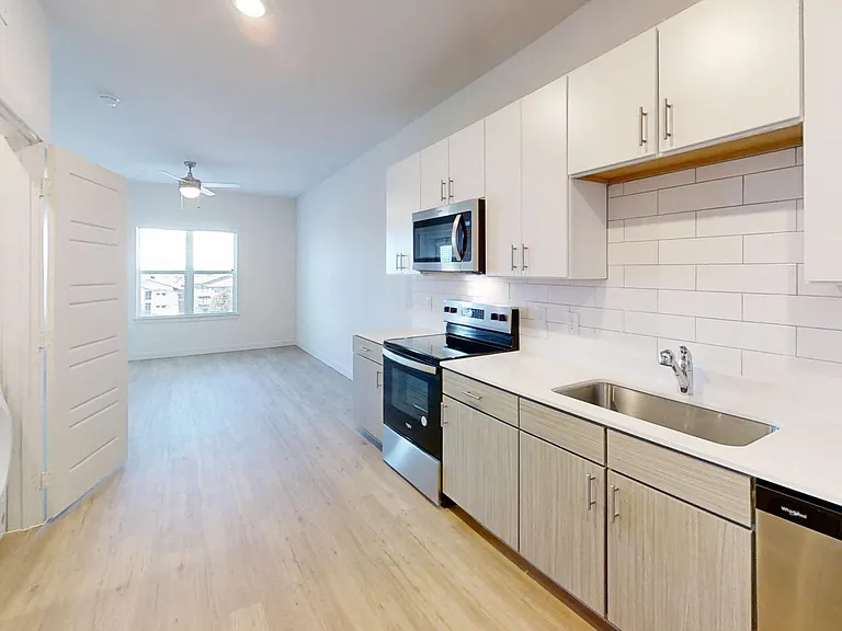 Park South — Photo 127
