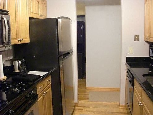 2nd image of 914 N Austin Blvd APT B6