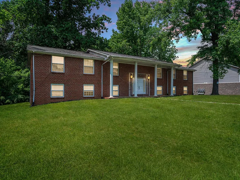 376 Ryder Ave #A2 — Photo 2
