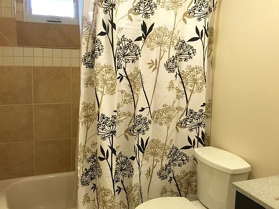 Full Size Bathroom - 2nd Fl
