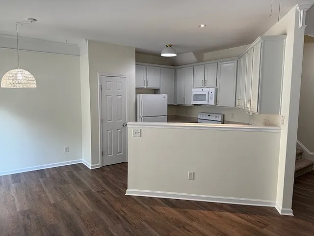 526 Elm Ave — Photo 26