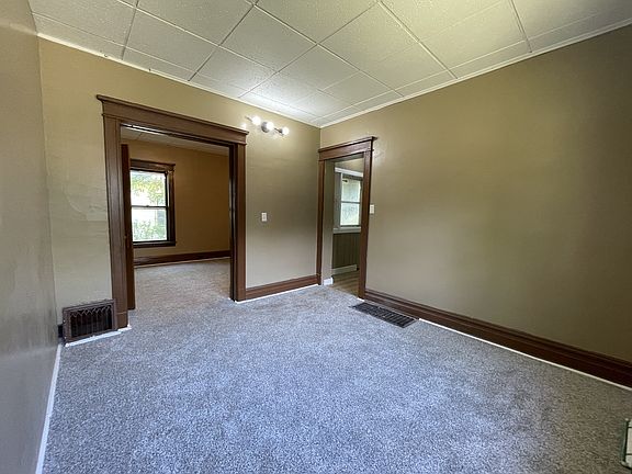4th image of 2014 Lincoln Way W #4