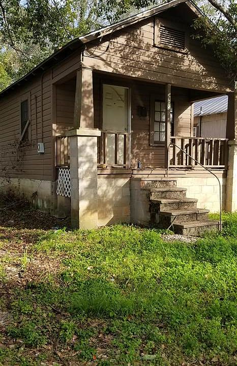 2nd image of 905 Central St