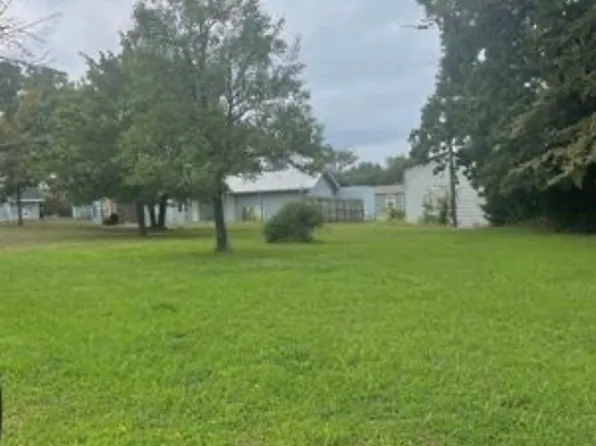 230 E Seminole Dr, Eufaula, OK 74432