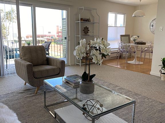 5th image of 802 N Delaware St APT 402