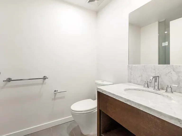 6342 Ash St — Photo 3
