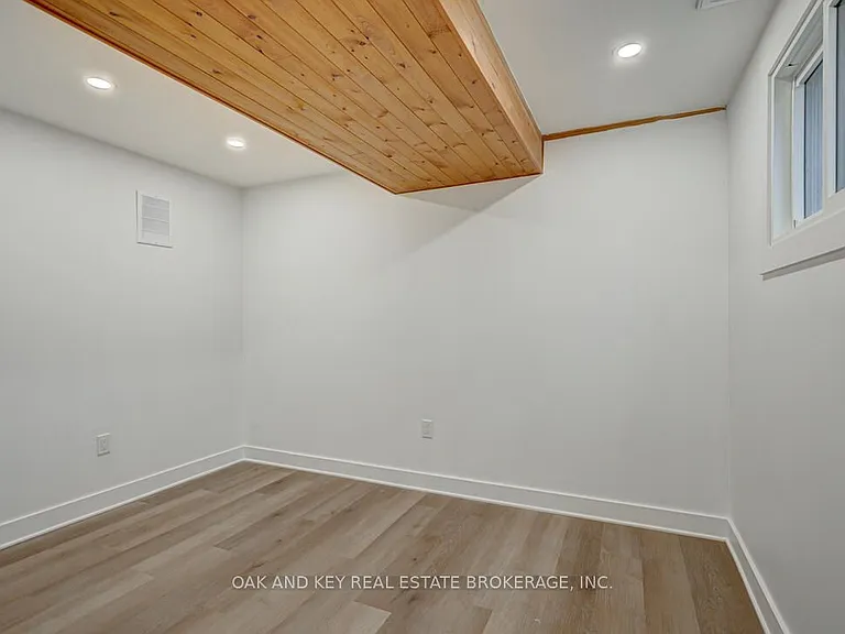 13 Dunwich Dr — Photo 23