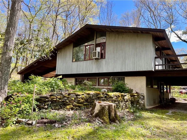 15 Farmstead Road, Mansfield, CT 06268