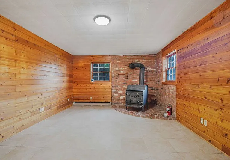 408 Deerwood Dr — Photo 20