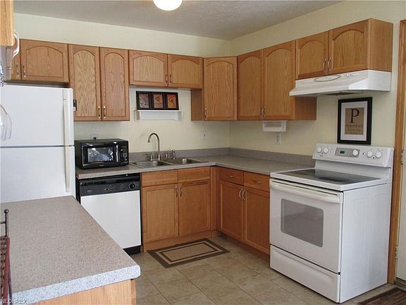 4th image of 4229 Bennington Blvd #15-C