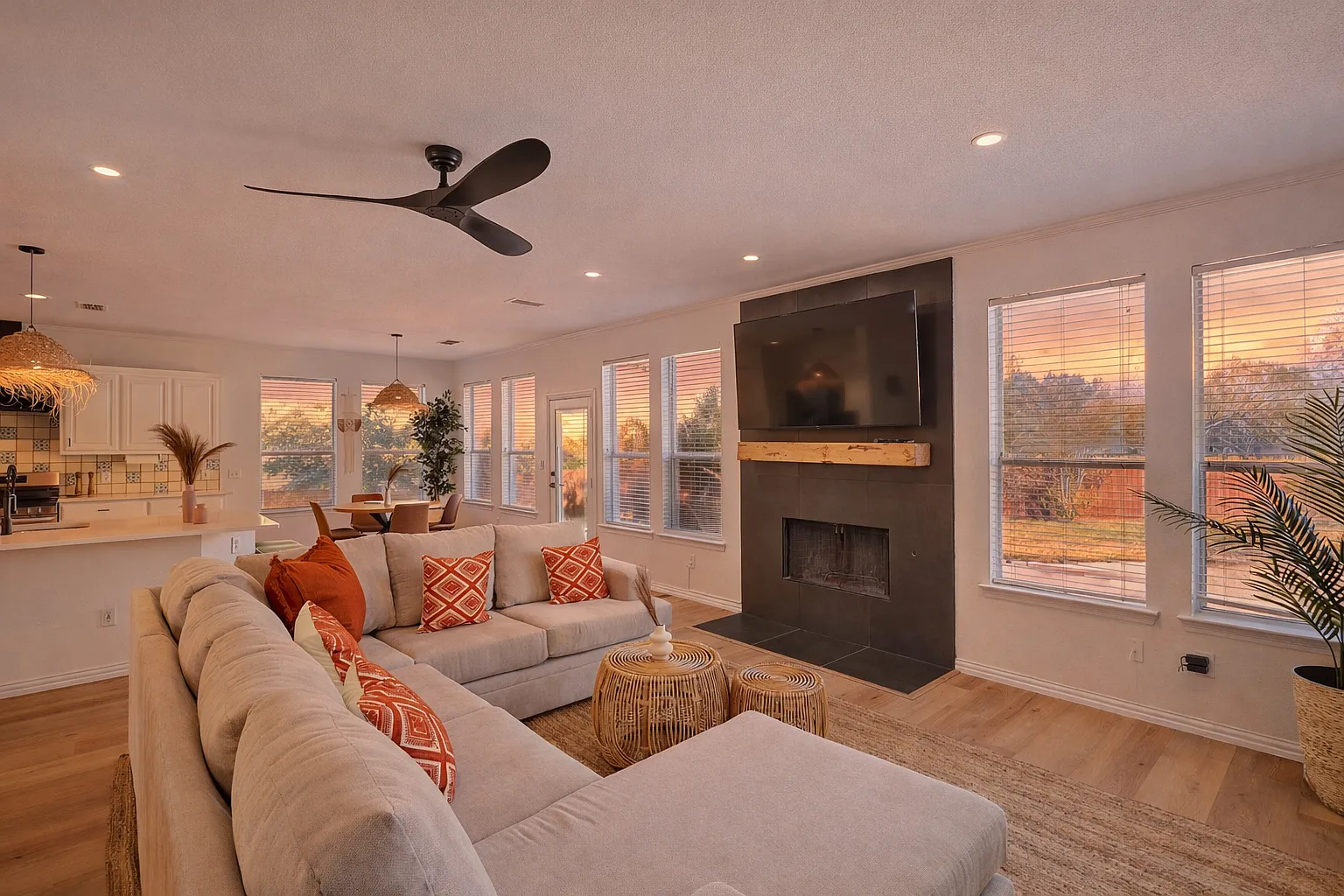5615 Teal Ct — Photo 2