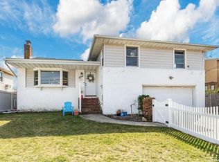 92 Eva Dr, Long Beach, NY 11561