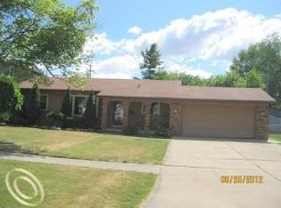 5752 N Silvery Ln, Dearborn Heights, MI 48127