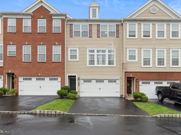 4 Wildflower Ct, Telford, PA 18969