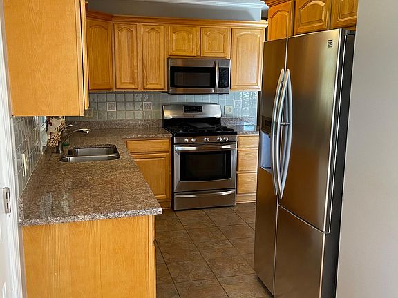 Walk-thru kitchen