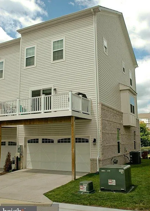 22698 Parkland Farms Ter