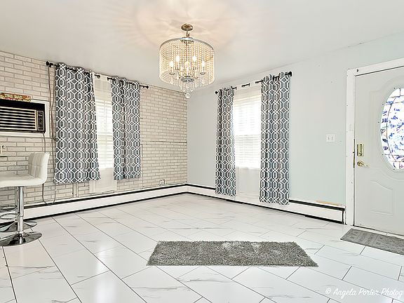 4th image of 617 Colville Pl