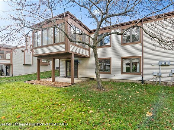 3rd image of 1120 Rolling Green Ln