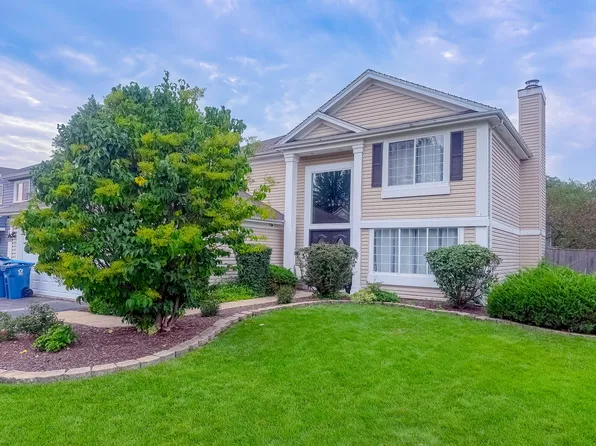 1301 Big Oak Trl, Aurora, IL 60506