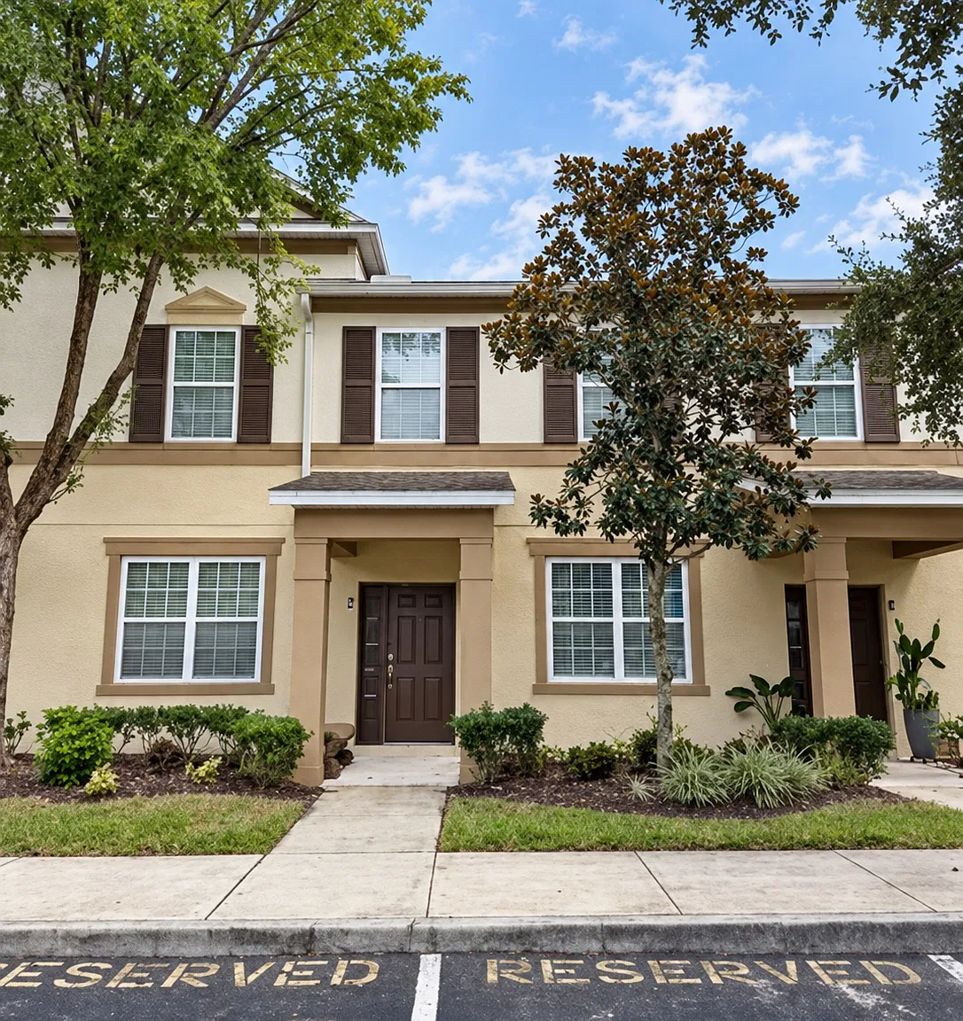 3 bed, 1363 sqft, $2,400 — Photo 1
