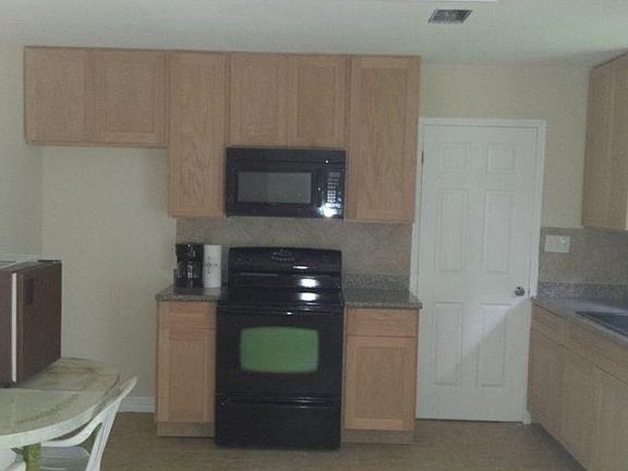 2nd image of 1812 Bowie St