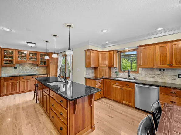 2261 NW 138th St, Clive, IA 50325