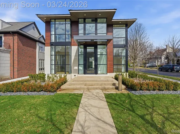 512 Wallace St, Birmingham, MI 48009