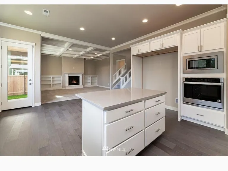11204 Malcolm Dr NW — Photo 15