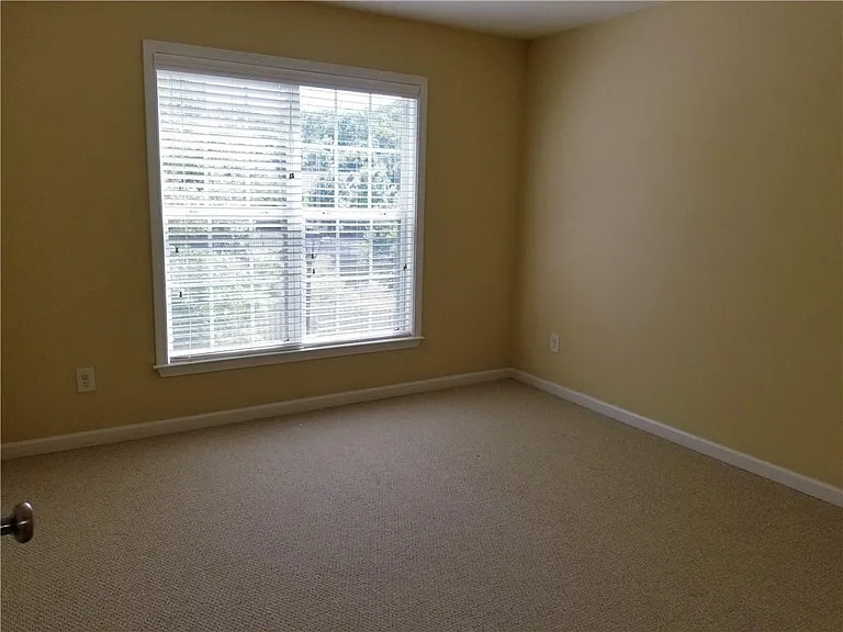 3363 Stoneham Dr — Photo 18
