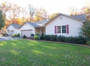 9132 Hondo Dr, Crossville, TN 38572