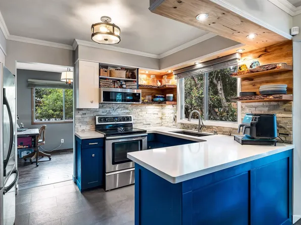 361 Lee Ridge Rd NW, Edmonton, AB T6K 0N6