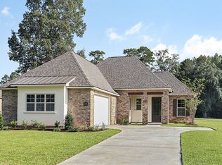 23440 Noble Oak Dr, Springfield, LA 70462