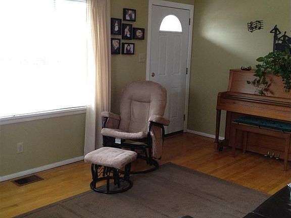 5th image of 2625 Ferncliff Ave