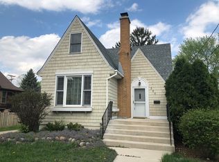 306 S 7th St, St Charles, IL 60174