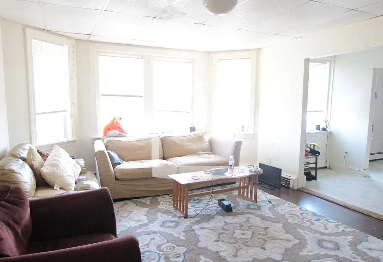 No Brokers Fee, No Security Deposit, In-Unit Washer and Dryer, Heat and Hot Water Included, Centr... — Photo 4